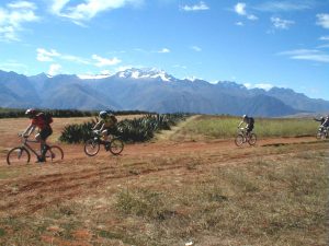 Sacred Valley mountain bike group tour Peru