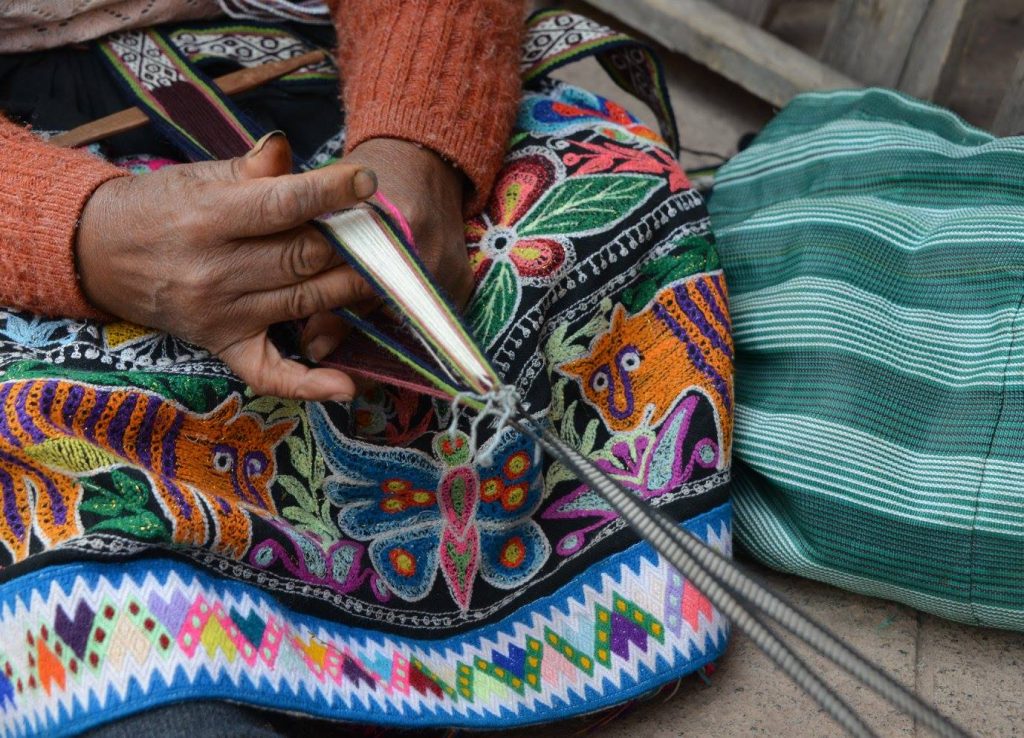 Weavers Colca peru