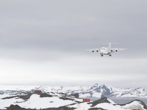 Antarctica XXI plane landing