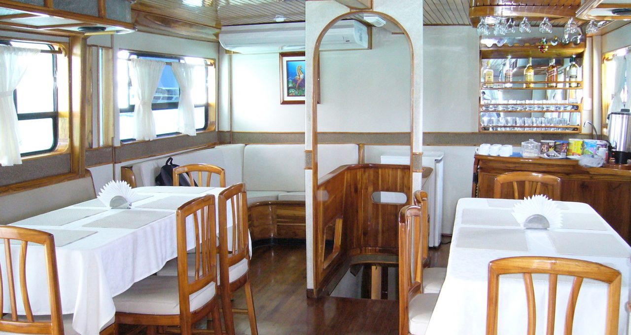 Aida-Maria dining room Galapagos