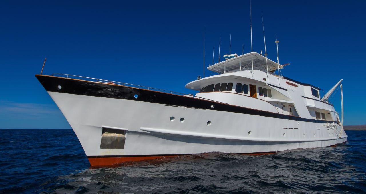 Beluga yacht Galapagos