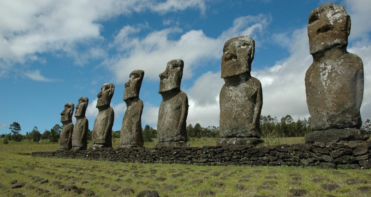 moai easter island