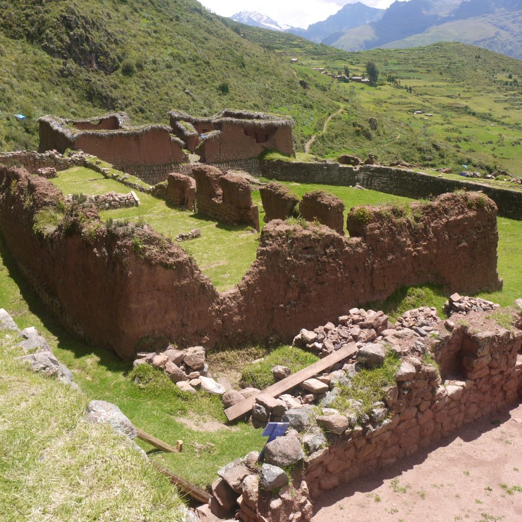 Inca site Huchuy Qosqo peru