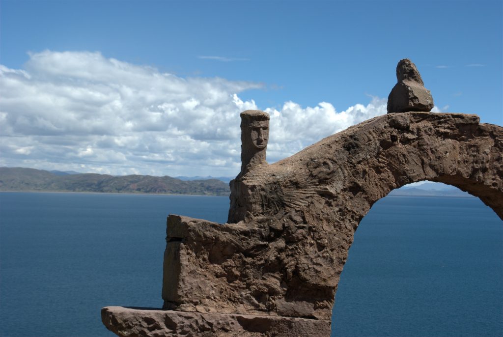 lake-titicaca-taquile-arch-peru