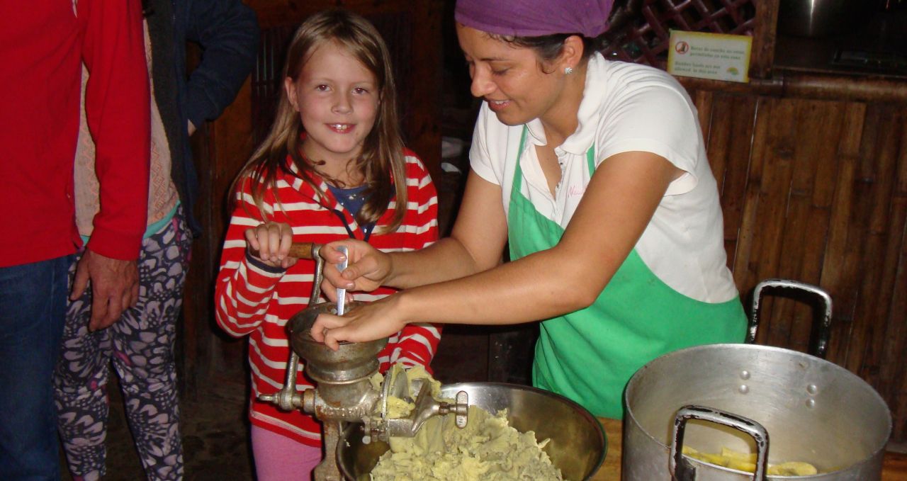 Cooking lesson Maquipucuna Ecuador