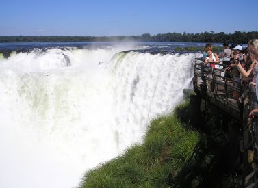 People-and-Garganta-del-Diablo-Iguazu-Falls-Argentina