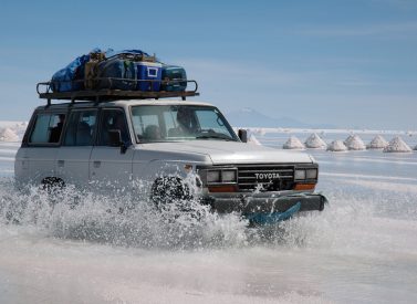 salar-de-uyuni-jeep-bolivia