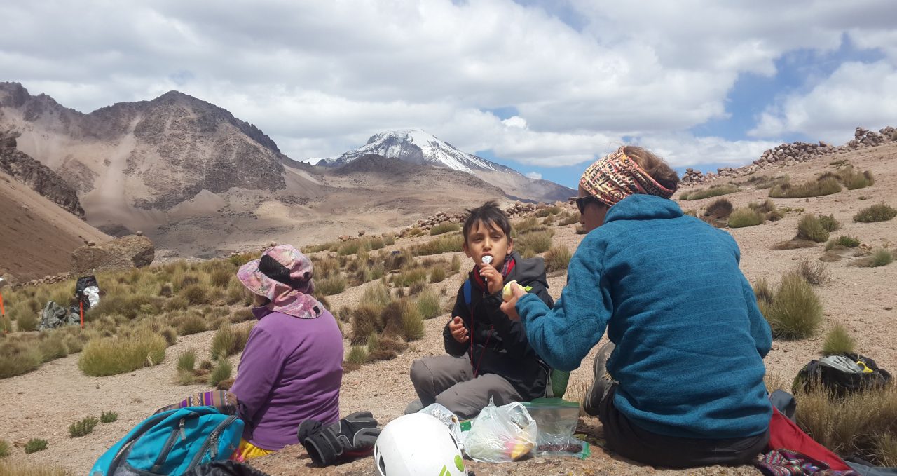 family-holiday-picnic-sajama-area-bolivia