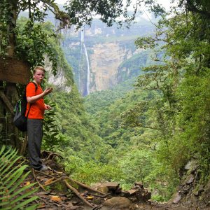 family-at-gocta-waterfall-north-peru