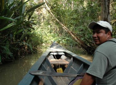 guide-sandoval-lake-lodge-amazon-peru