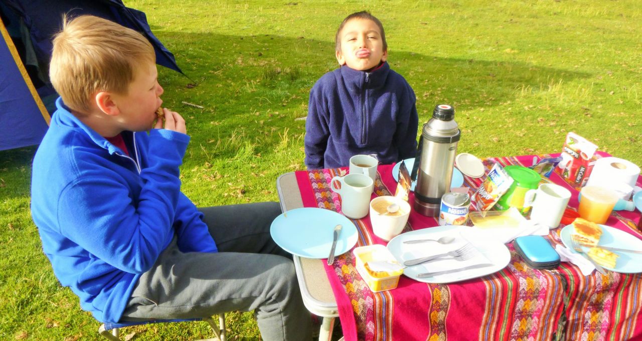 camping breakfast huaraz-family-holiday-peru
