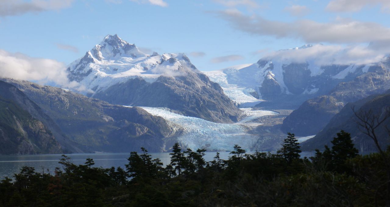 stunning-lake-leona-views-chile