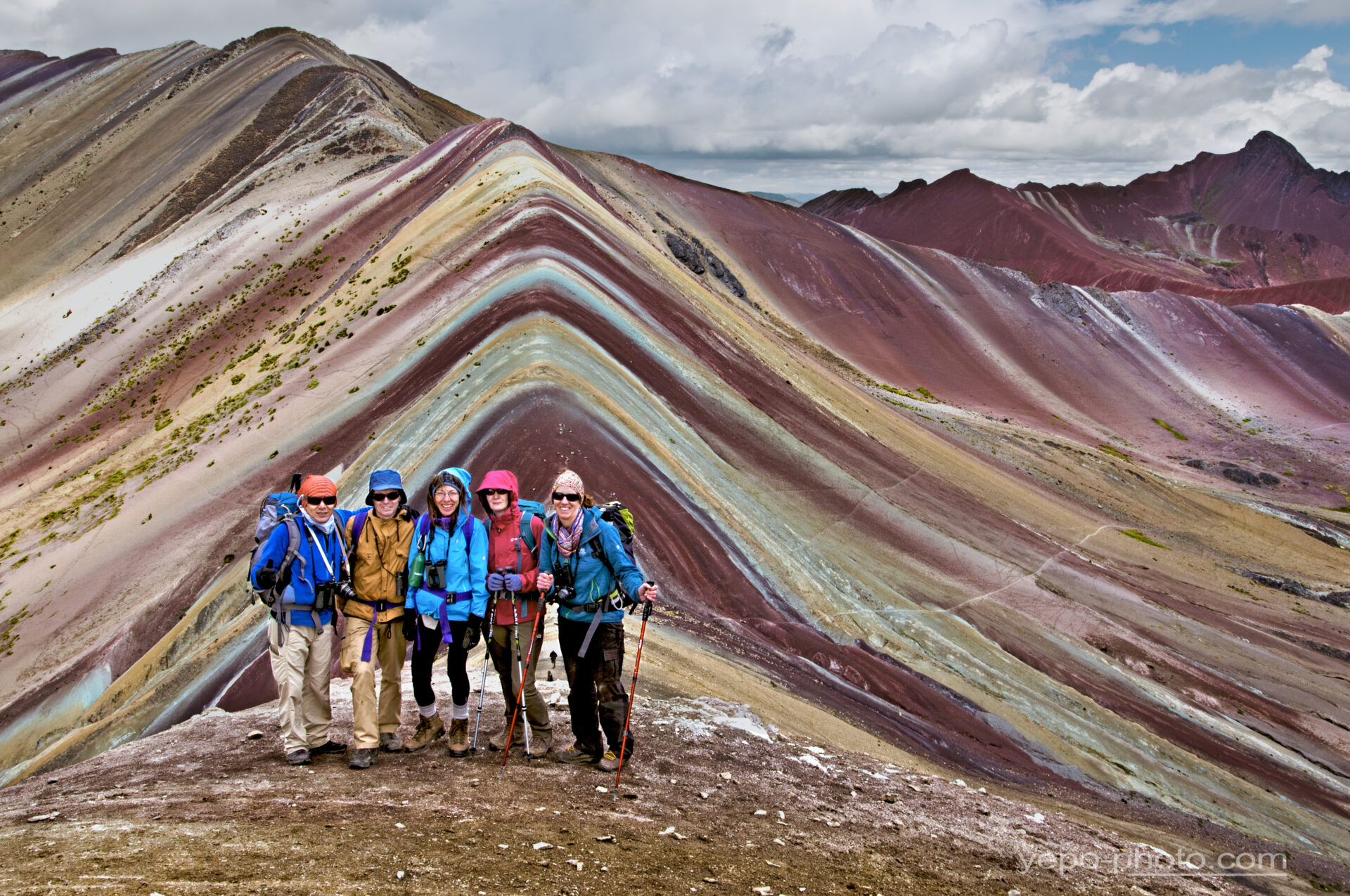 trek to rainbow mountain