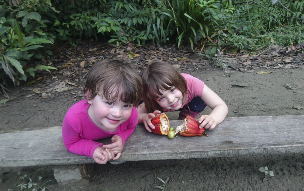 Ecuador Liana Lodge girls and cocoa
