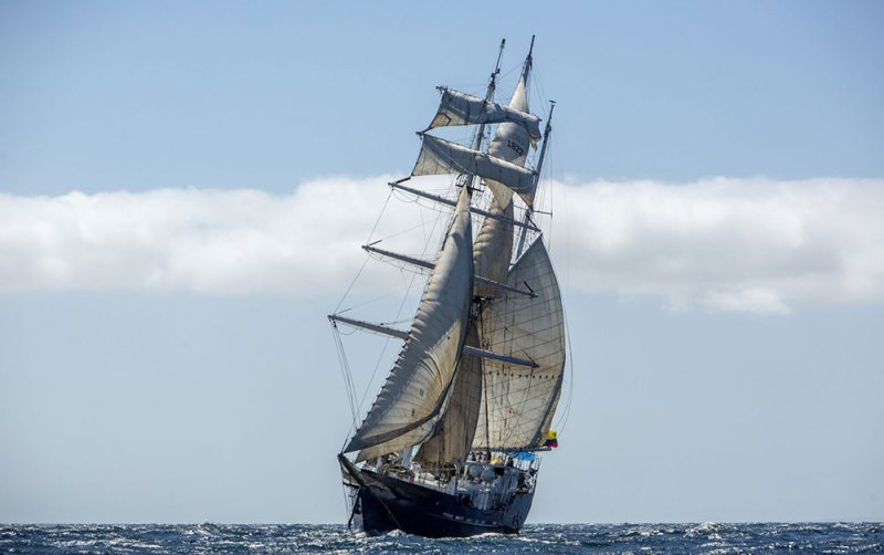 mary anne sails up galapagos