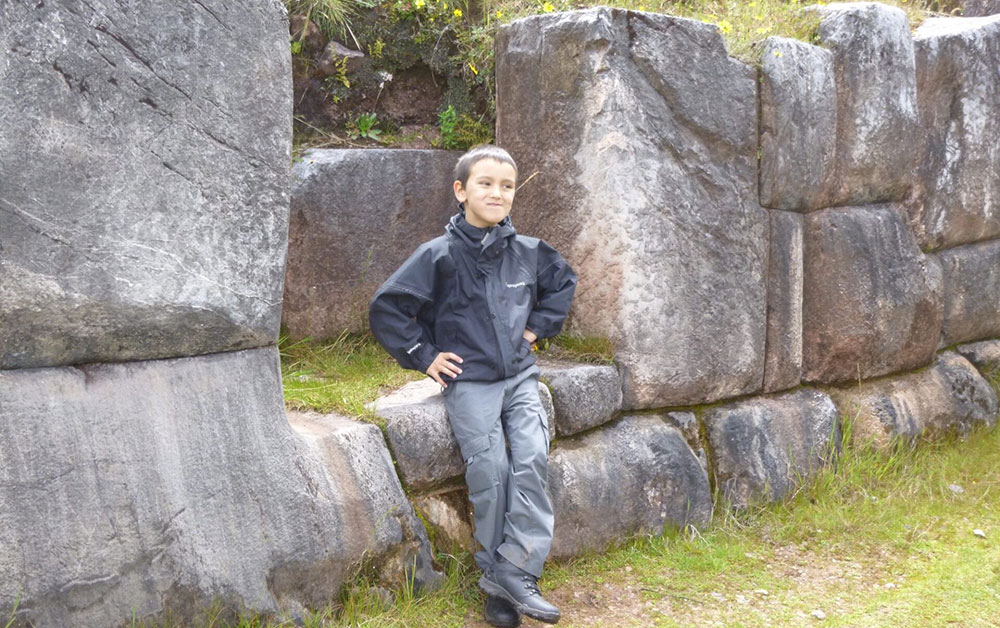 family trek moon temple peru