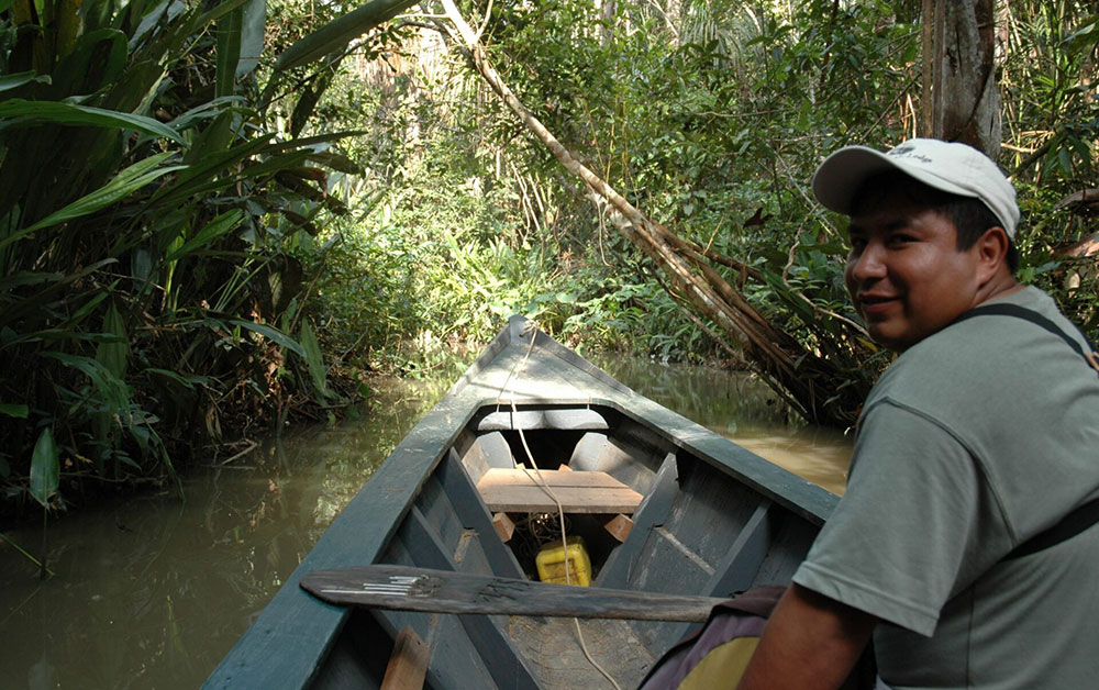 guide sandoval lake amazon peru