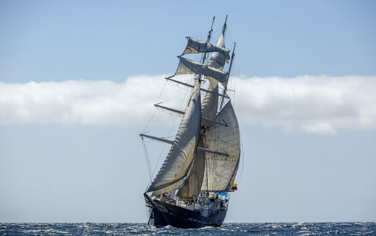 mary anne sails up galapagos