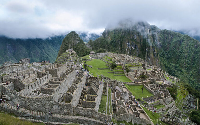 plaza machu picchu peru