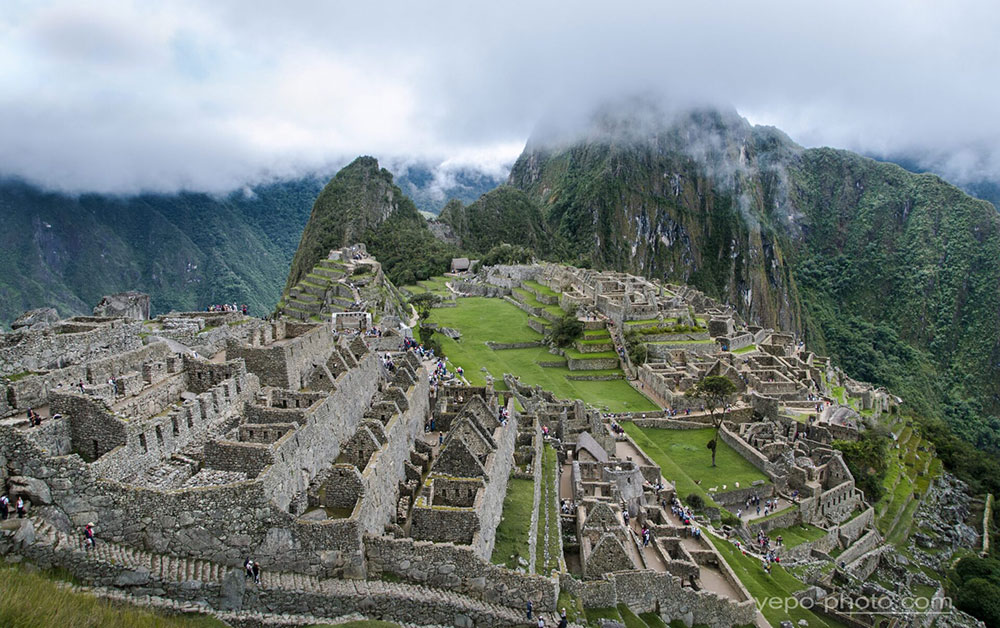 plaza machu picchu peru