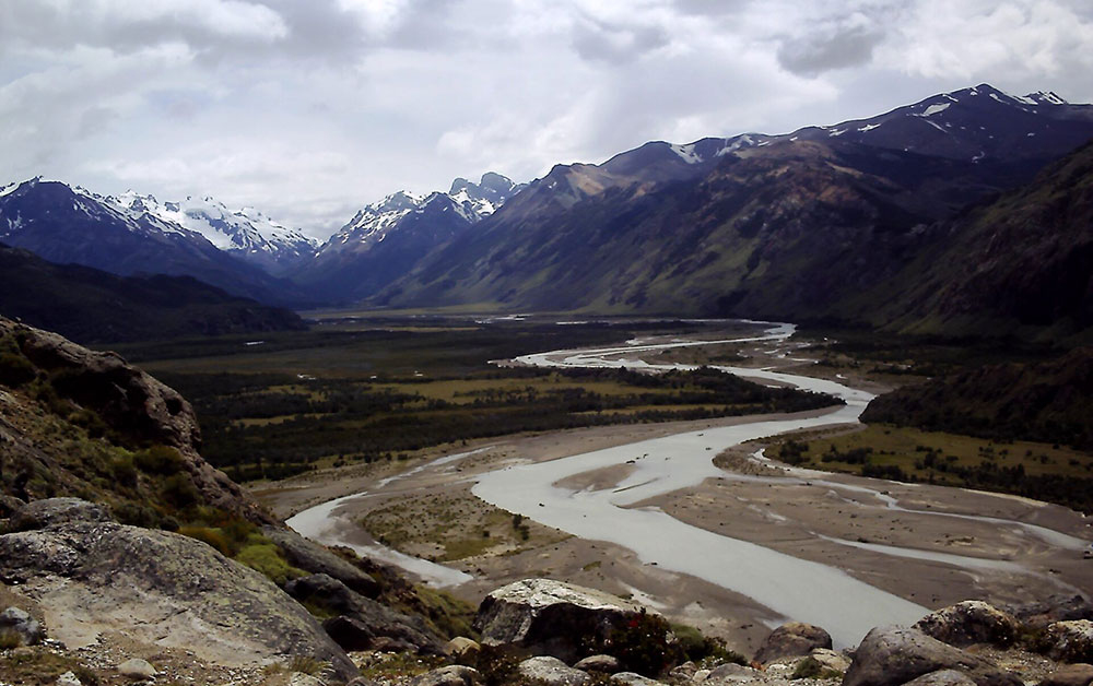 rio de las vueltas el chalten patagonia argentina