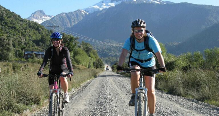 Cyclist Lake District in Chile