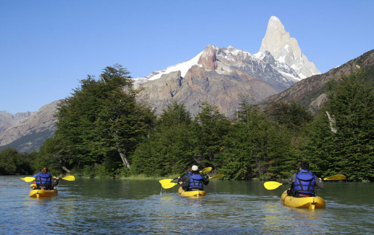 FITZROY EXPEDICIONES ONLY Kayak Glaciraes NP El Chalten Argentina Patagonia