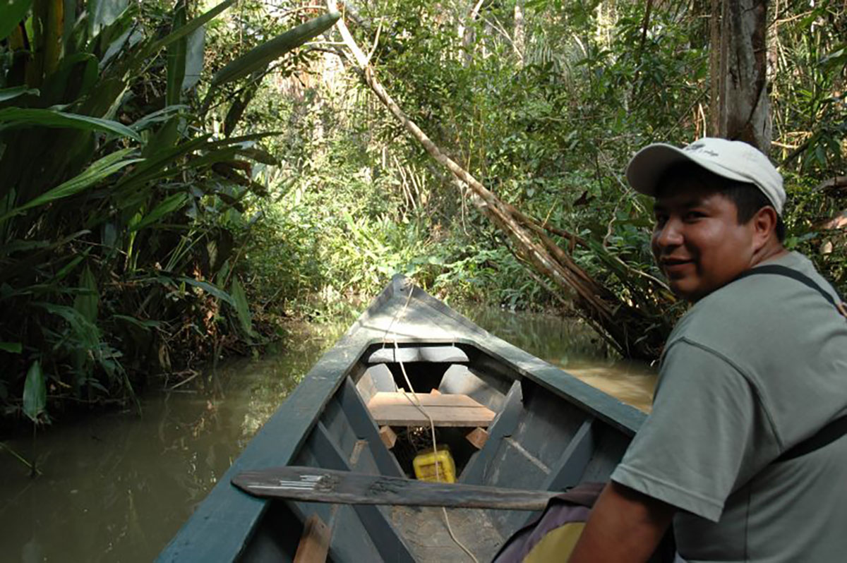 Guide Sandoval lake lodge Amazon Peru