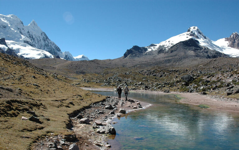 Alternative treks peru