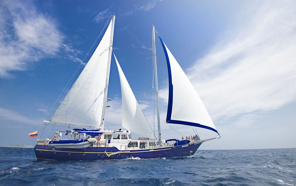 beagle yacht galapagos