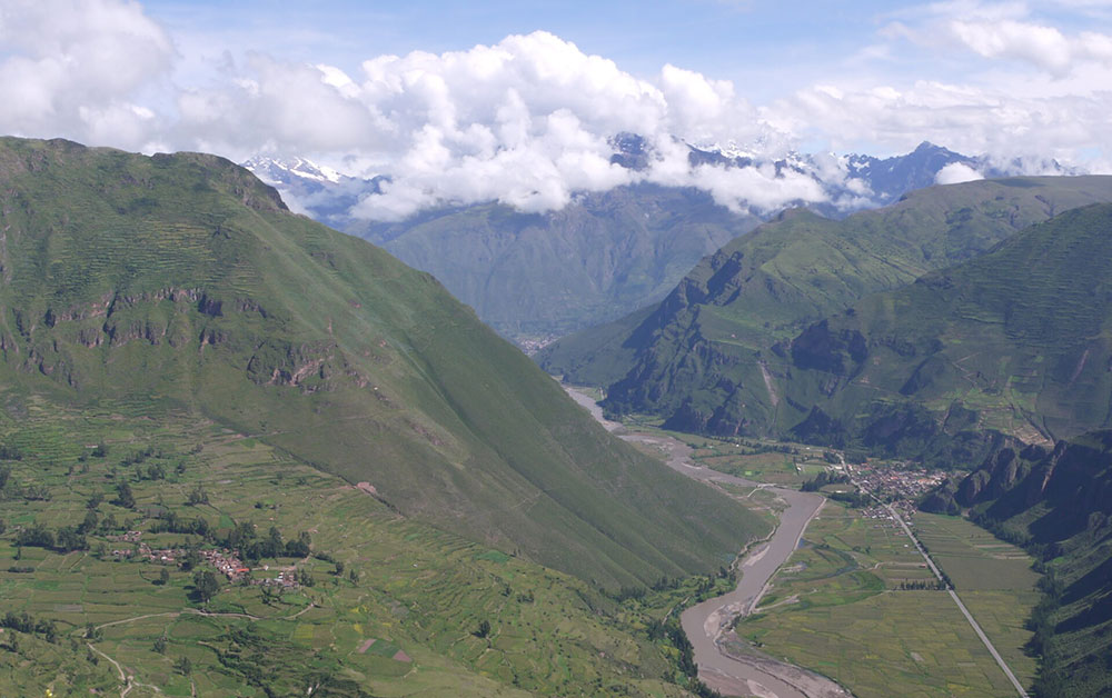 sacred valley urubamba river peru