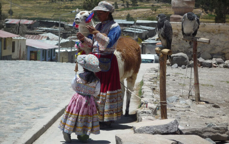 typical dress colca valley peru