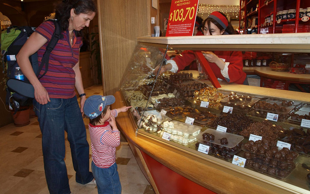 chocolate shop family holiday bariloche argentina