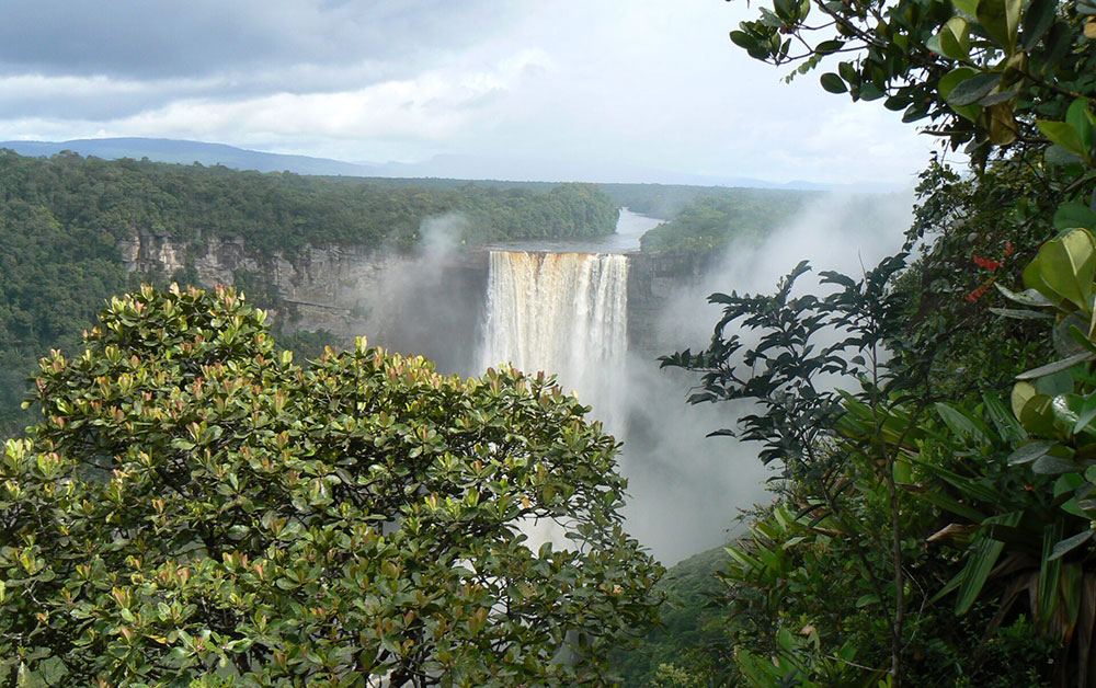 kaieteur fall from distance guyana