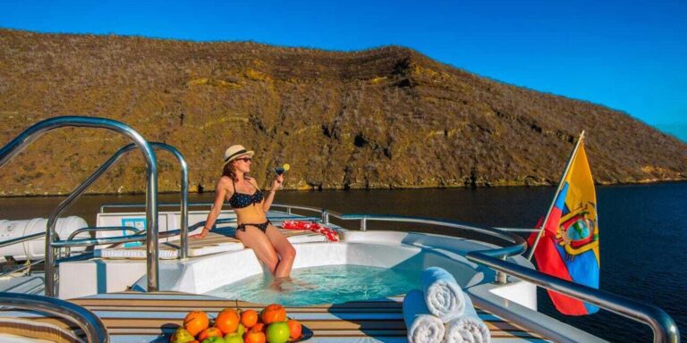 Sun Deck Jacuzzi Galapagos Treasure