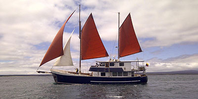 sailing cruise galapagos islands