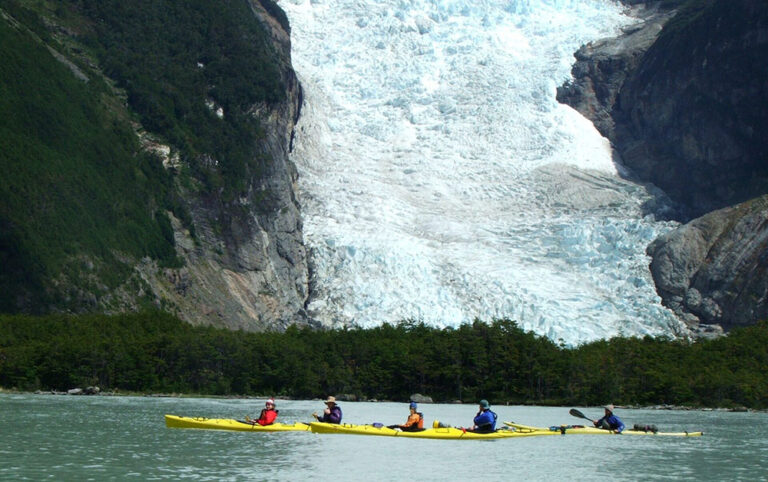 kayak glacier serrano chile