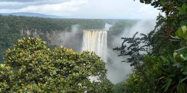 kaieteur fall from distance guyana