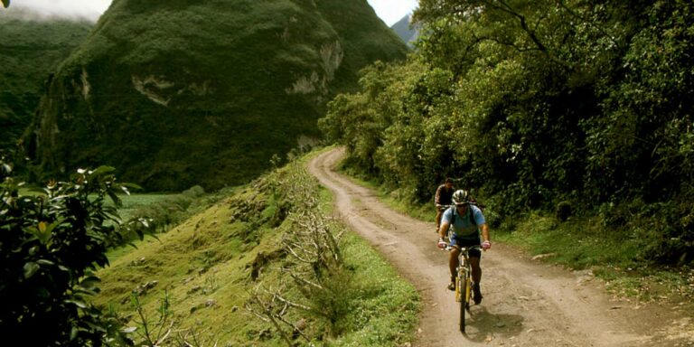Mountain Biking Andes Ecuador