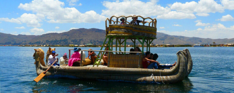 uros reed boat lake titicaca peru